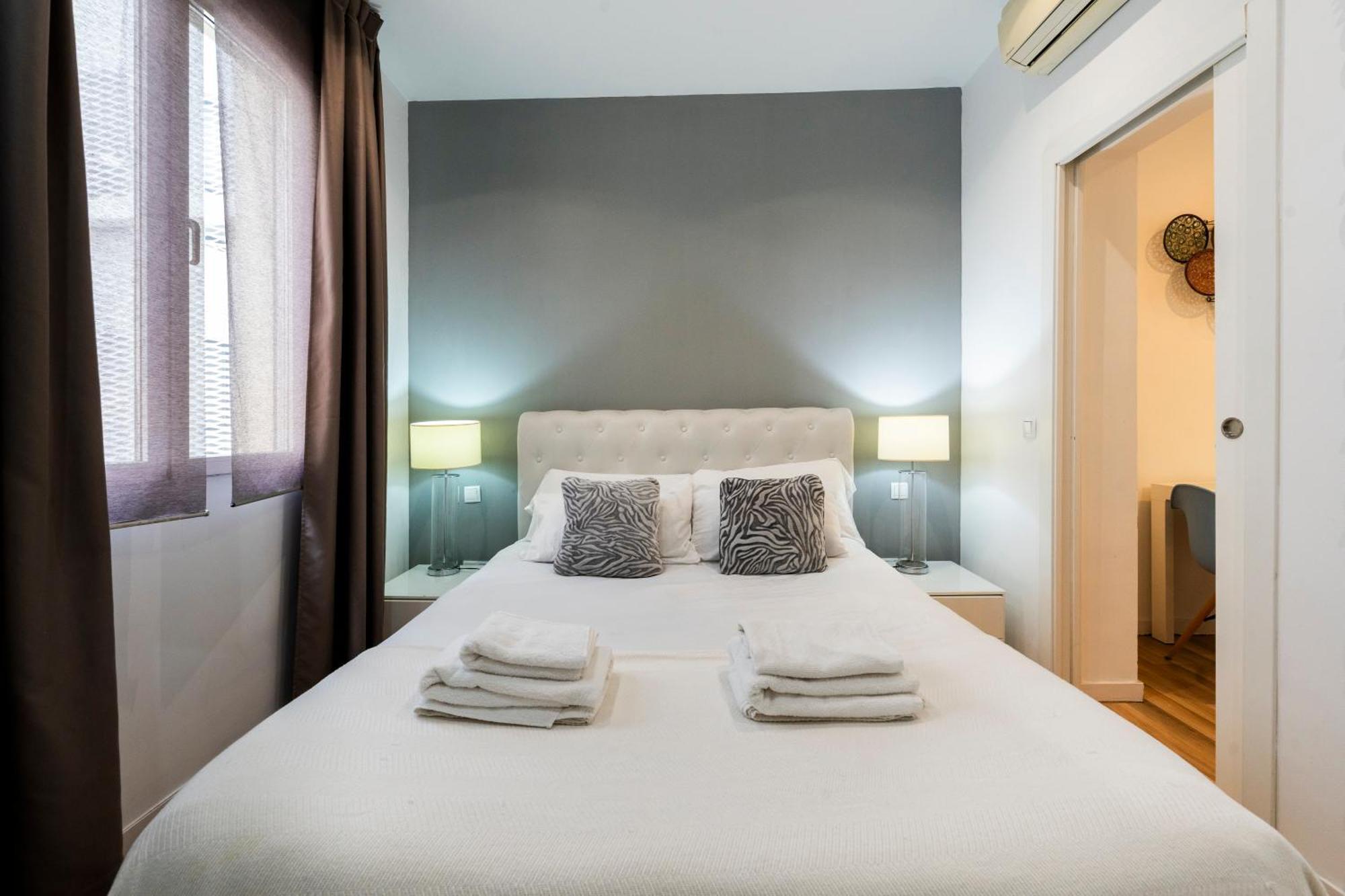 For You Rentals Puerta Del Sol Apartments Temporal Pre10B マドリード エクステリア 写真